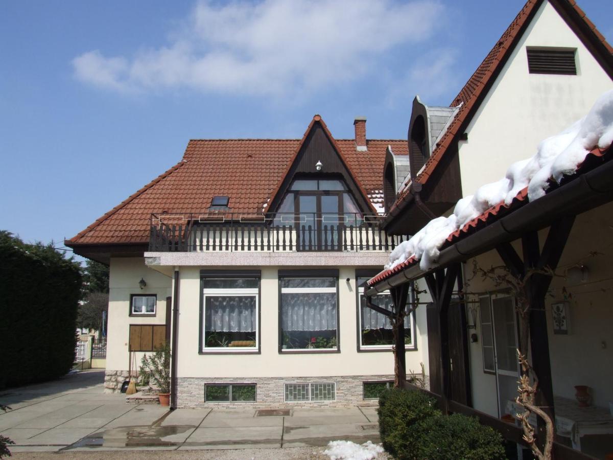 Hotel Revesz Vendeghaz Harkan Exterior foto