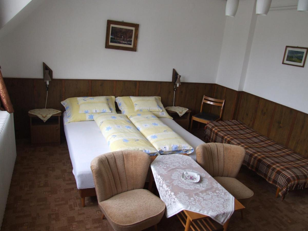 Hotel Revesz Vendeghaz Harkan Zimmer foto